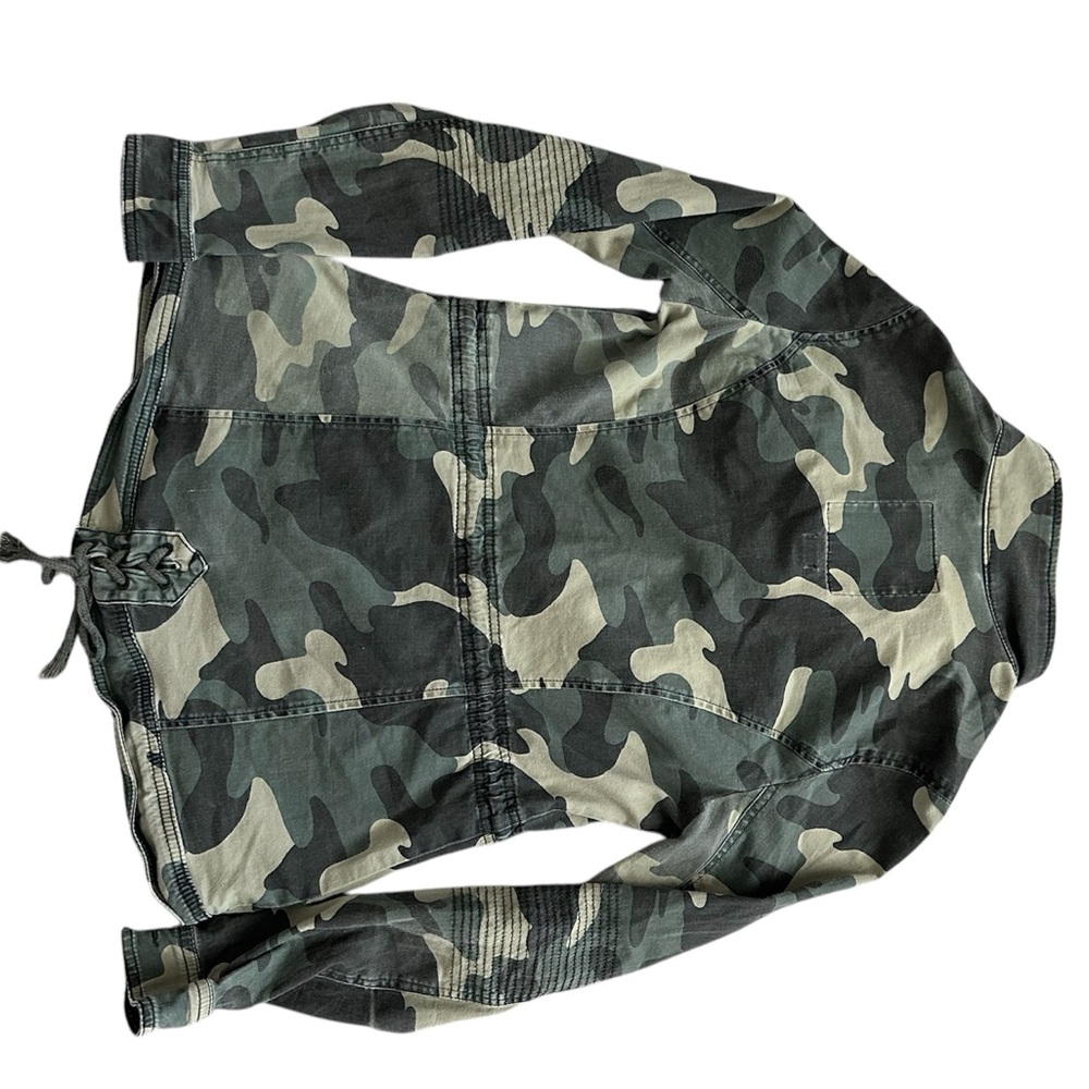 Hollister Green and Tan Utility Jacket Camouflage Style - Picture 4 of 8